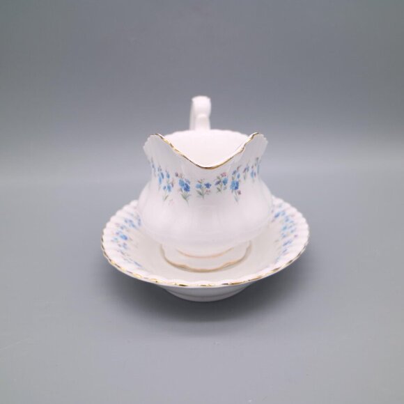 Vintage Royal Albert Memory Lane Gravy Boat & Underplate - Picture 2 of 6